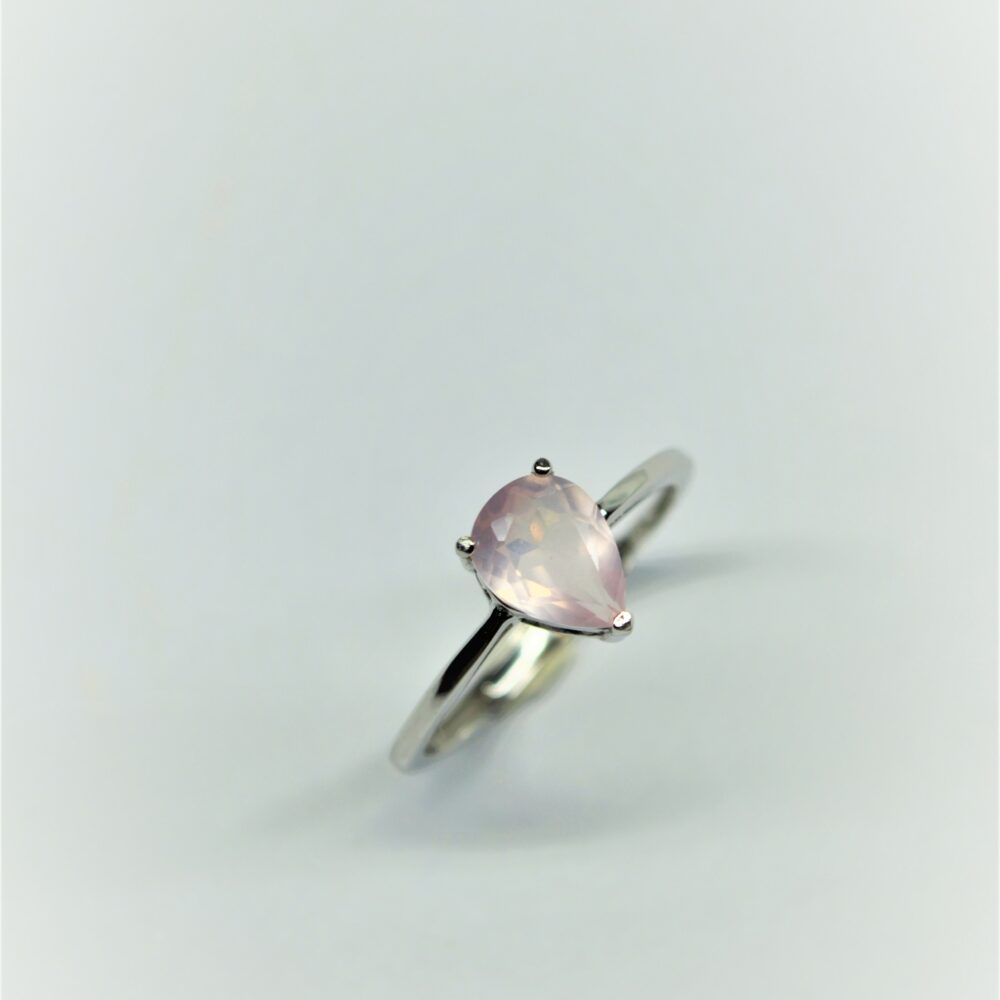 prstan roževec kristal kamen